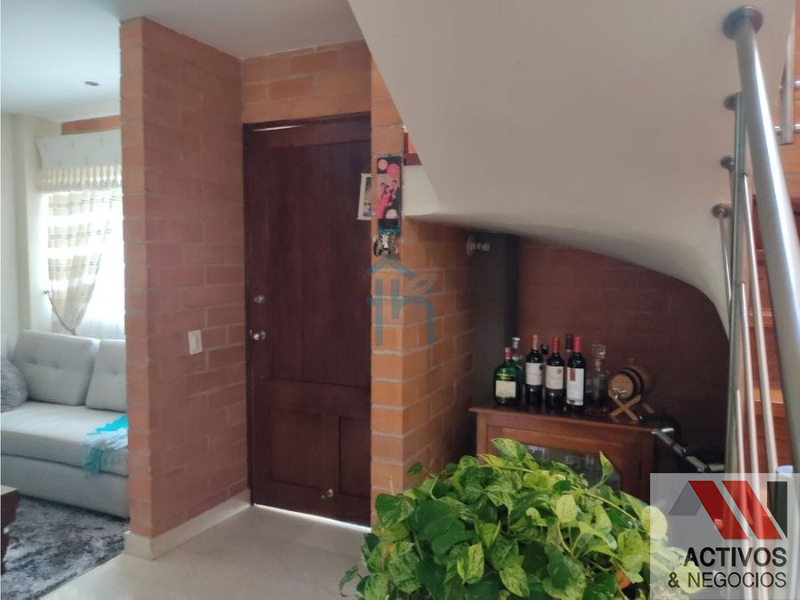 Casa disponible para Venta en Sabaneta con un valor de $950,000,000 código 2015