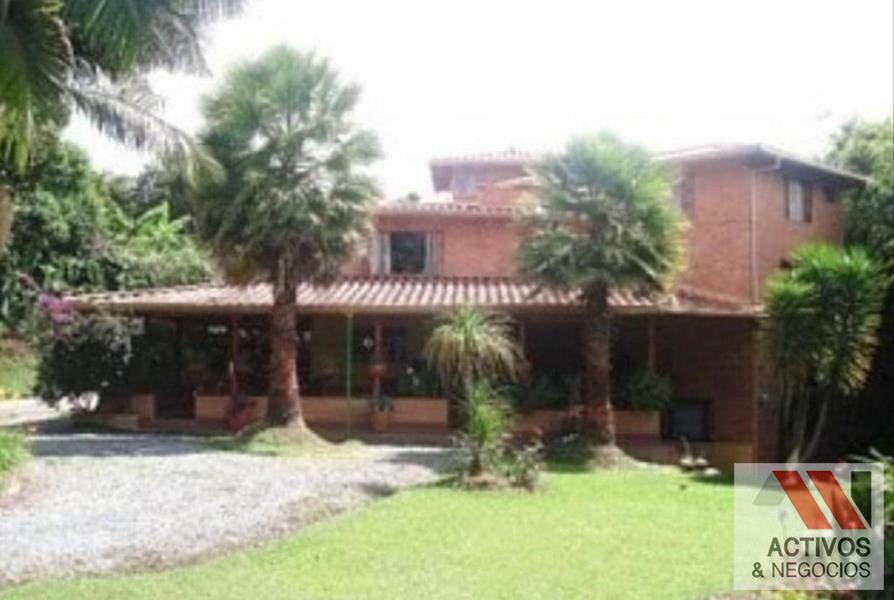 Casa-Finca disponible para Venta en Rionegro con un valor de $800,000,000 código 1032