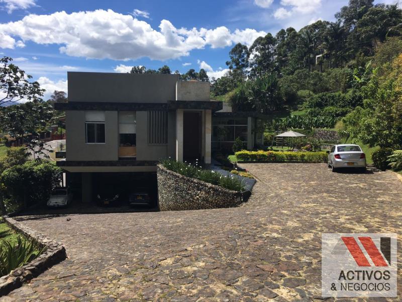 Casa disponible para Venta en Medellin con un valor de $3,400,000,000 código 1195