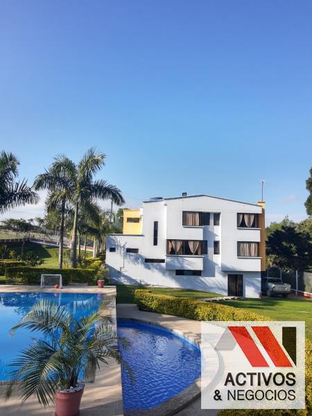 Casa disponible para Venta en Santa Rosa De Cabal con un valor de $2,400,000,000 código 1355