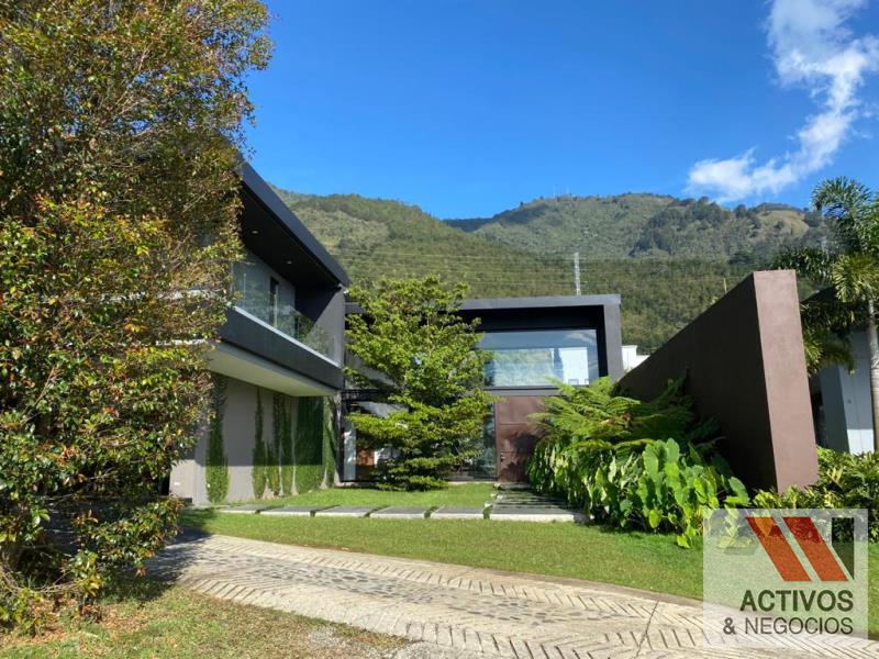 Casa disponible para Venta en Medellin con un valor de $6,500,000,000 código 1684